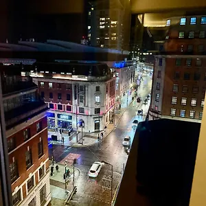  Apartment Winner Of 2025 Traveller Award - 2 Double Bed In Heart Of Leeds Centre With Netflix & Wifi United Kingdom
