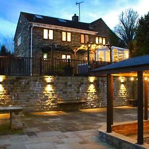  Holiday home Rural Retreat With Hot Tub, Fire Pit & Games United Kingdom